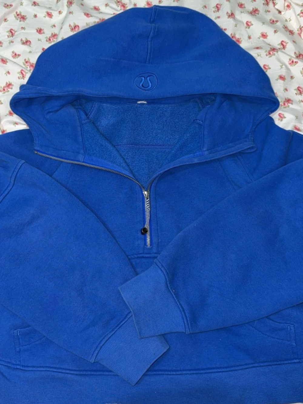 lululemon athletica women’s Blue Half-Zip cropped scuba